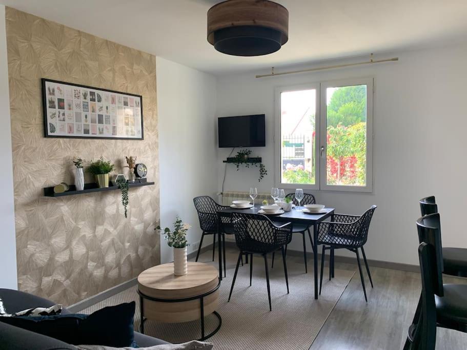 Appartement Proche Asterix, Stade De France, Chantilly, Roissy, Piscine Saisonniere La Chapelle-en-Serval Kültér fotó